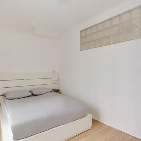 Claude Bernard Apartment